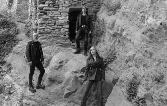 Italian extreme drone doom outfit OWLS OVER OAKS are ready to unleash their long awaited debut album "O.O.O"