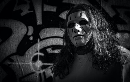 ASHEN SUN: Six tracks of gothic rock/gothic metal for  Desert Plain Records